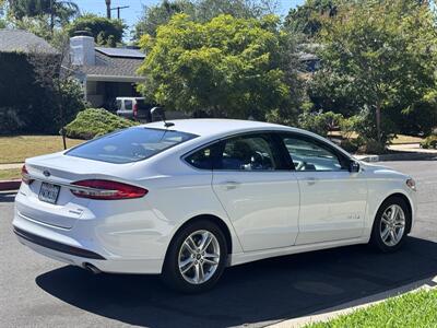 2018 Ford Fusion Hybrid SE   - Photo 16 - Studio City, CA 91604