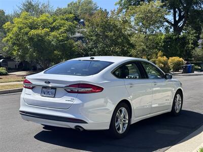 2018 Ford Fusion Hybrid SE   - Photo 12 - Studio City, CA 91604