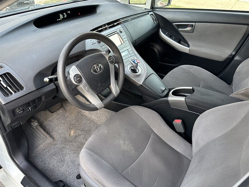 2015 Toyota Prius Two photo 10