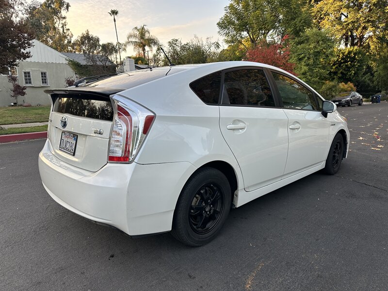 2015 Toyota Prius Two photo 5