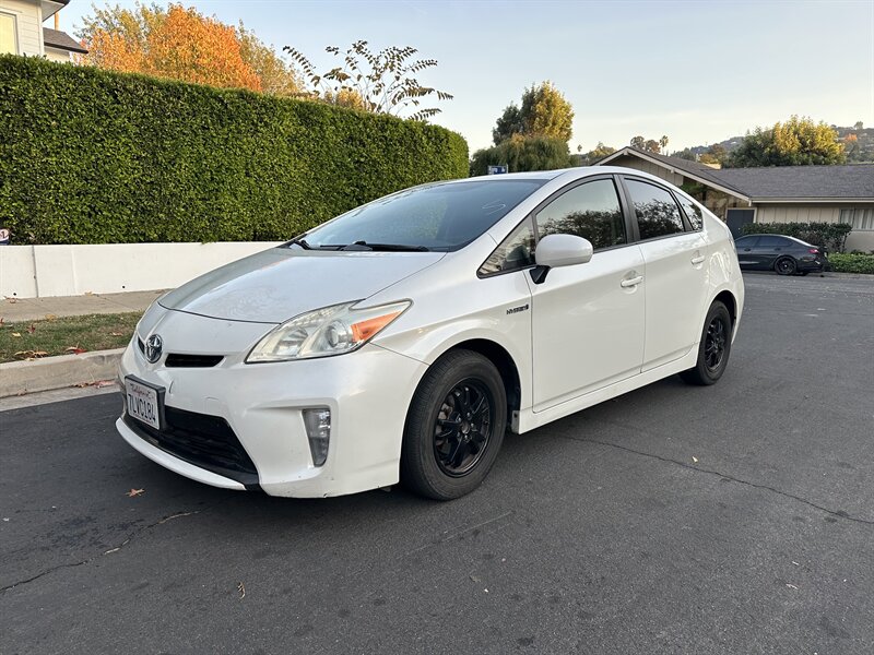 2015 Toyota Prius Two photo 1