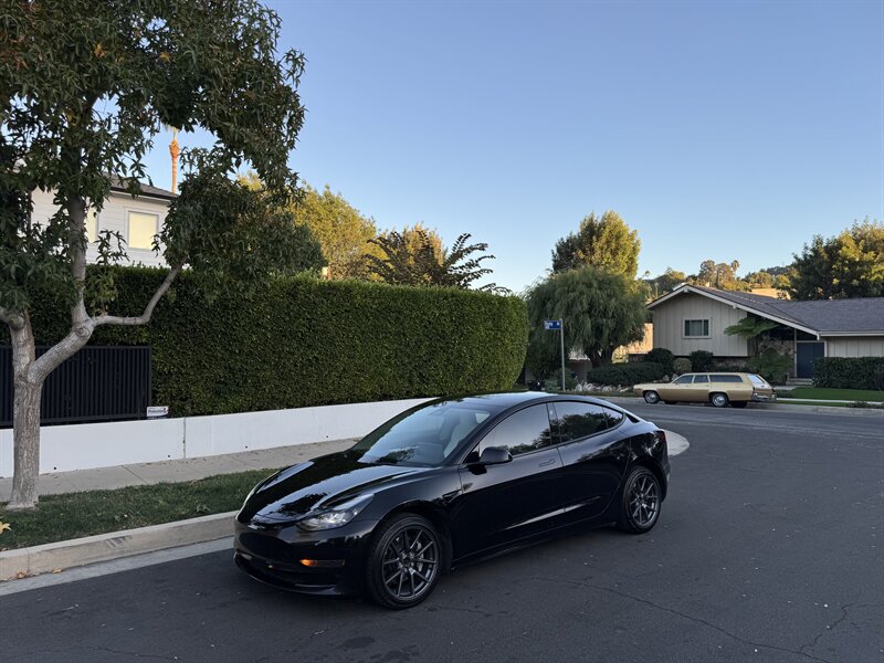 2023 Tesla Model 3 photo 2