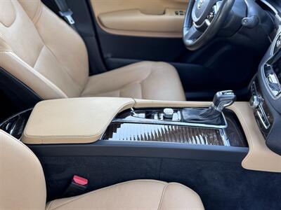 2016 Volvo XC90 T6 Momentum   - Photo 46 - Studio City, CA 91604