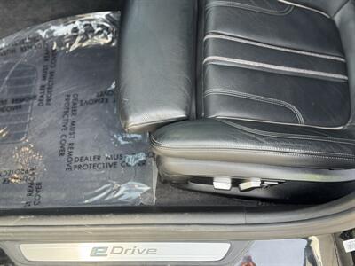 2018 BMW 530e iPerformance   - Photo 26 - Studio City, CA 91604