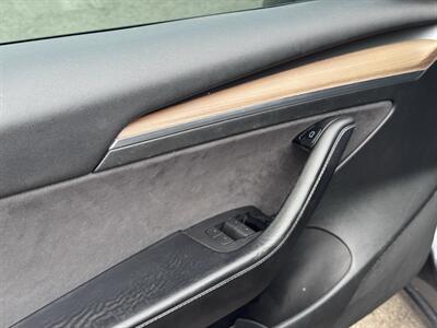 2022 Tesla Model 3   - Photo 37 - Studio City, CA 91604