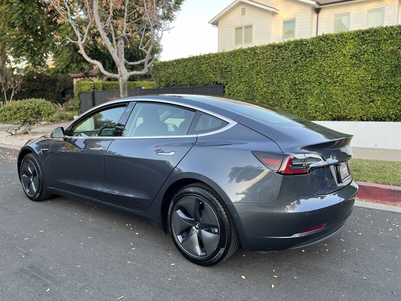 2020 Tesla Model 3 Base photo 11