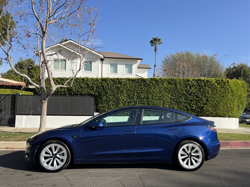 2022 Tesla Model 3 Long Range photo 9