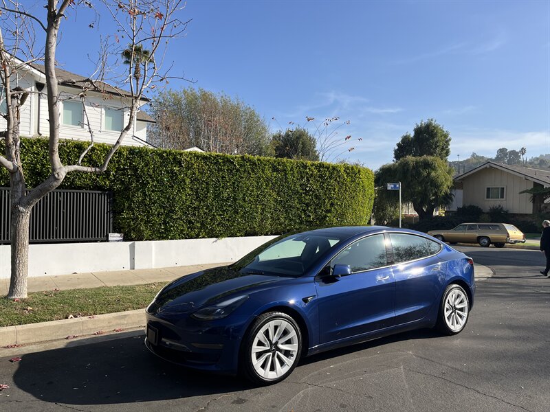 2022 Tesla Model 3 Long Range photo 1