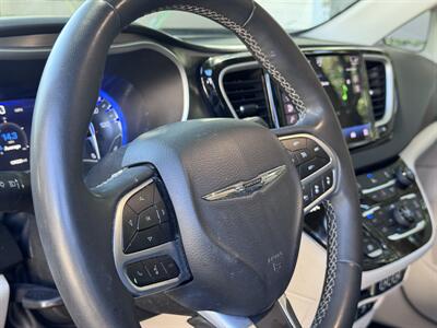2022 Chrysler Pacifica Touring L - Photo 37 - Studio City, CA 91604