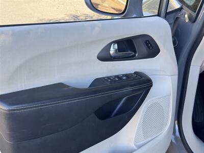 2022 Chrysler Pacifica Touring L - Photo 38 - Studio City, CA 91604