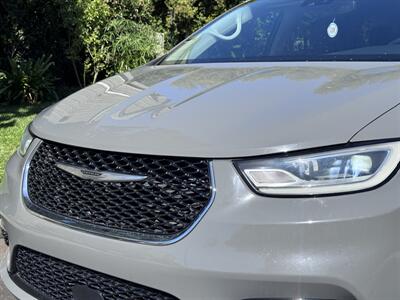 2022 Chrysler Pacifica Touring L - Photo 5 - Studio City, CA 91604