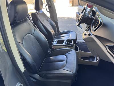 2022 Chrysler Pacifica Touring L - Photo 30 - Studio City, CA 91604