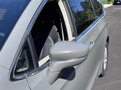 2022 Chrysler Pacifica Touring L - Photo 8 - Studio City, CA 91604