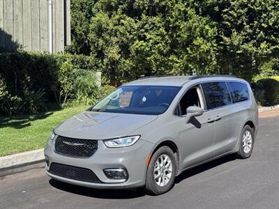 2022 Chrysler Pacifica Touring L - Photo 2 - Studio City, CA 91604