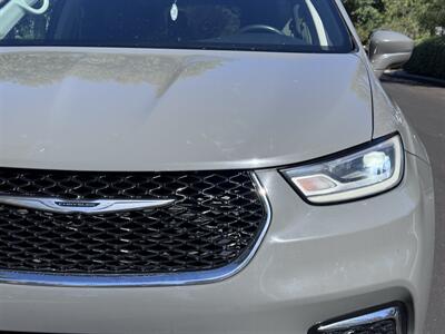 2022 Chrysler Pacifica Touring L - Photo 10 - Studio City, CA 91604