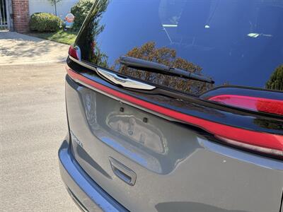 2022 Chrysler Pacifica Touring L - Photo 17 - Studio City, CA 91604