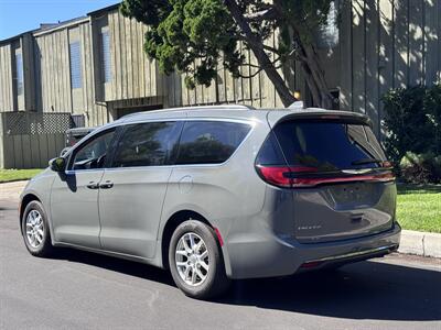 2022 Chrysler Pacifica Touring L - Photo 11 - Studio City, CA 91604