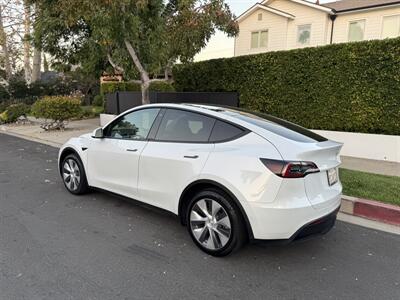 2022 Tesla Model Y Long Range   - Photo 11 - Studio City, CA 91604