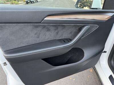 2022 Tesla Model Y Long Range   - Photo 23 - Studio City, CA 91604
