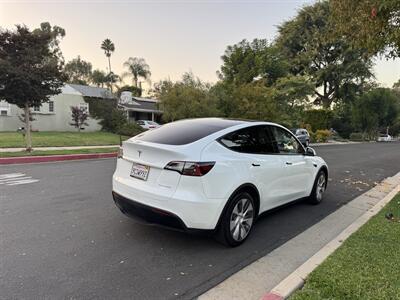 2022 Tesla Model Y Long Range   - Photo 16 - Studio City, CA 91604