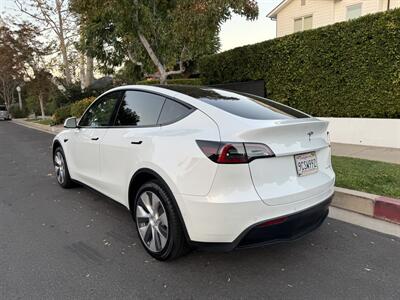 2022 Tesla Model Y Long Range   - Photo 14 - Studio City, CA 91604