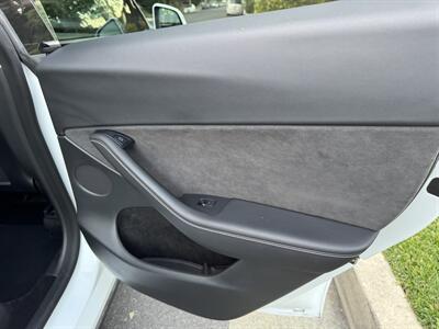 2022 Tesla Model Y Long Range   - Photo 43 - Studio City, CA 91604