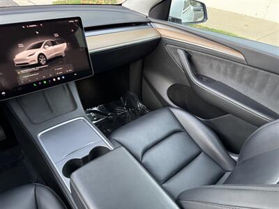 2022 Tesla Model Y Long Range   - Photo 35 - Studio City, CA 91604
