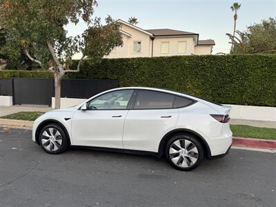2022 Tesla Model Y Long Range   - Photo 10 - Studio City, CA 91604