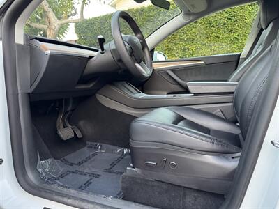 2022 Tesla Model Y Long Range   - Photo 21 - Studio City, CA 91604