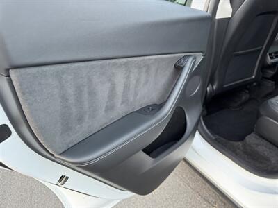 2022 Tesla Model Y Long Range   - Photo 27 - Studio City, CA 91604