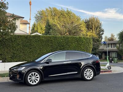 2021 Tesla Model X Long Range Plus - Photo 4 - Studio City, CA 91604