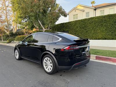 2021 Tesla Model X Long Range Plus - Photo 18 - Studio City, CA 91604
