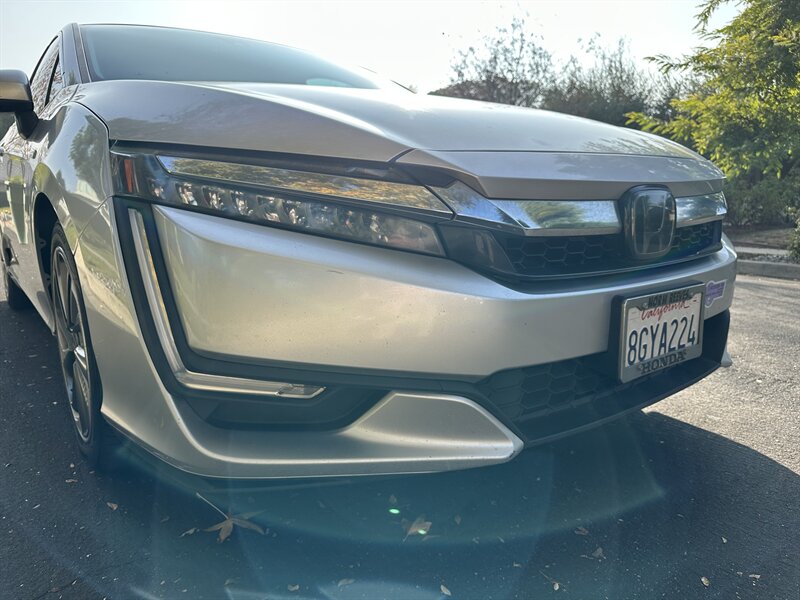 2018 Honda Clarity Touring photo 12