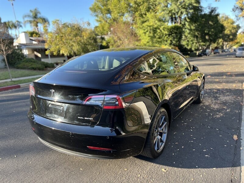 2022 Tesla Model 3 Long Range photo 8