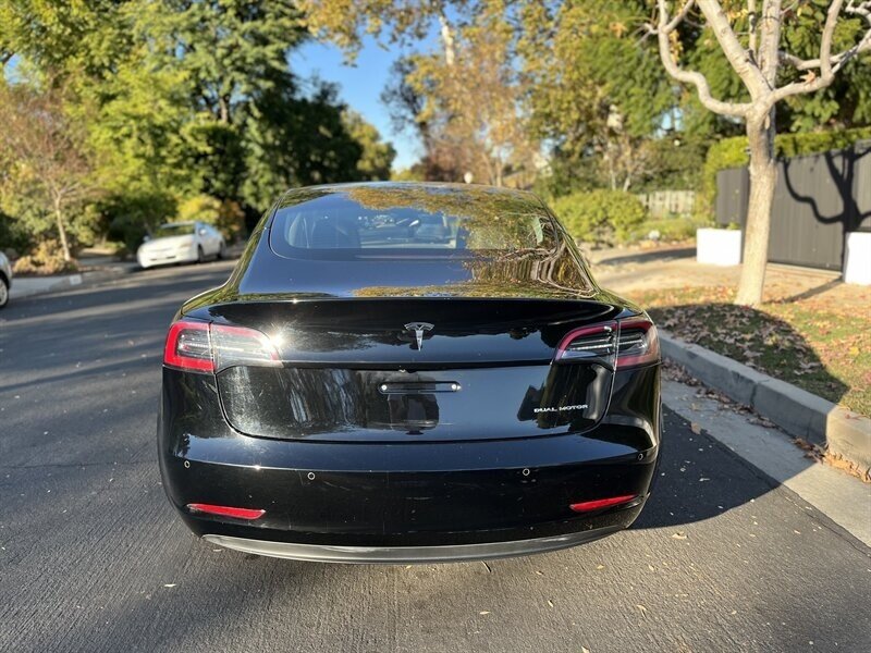 2022 Tesla Model 3 Long Range photo 7