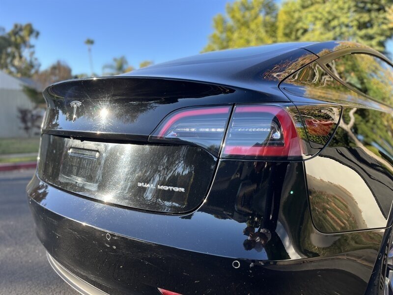 2022 Tesla Model 3 Long Range photo 9