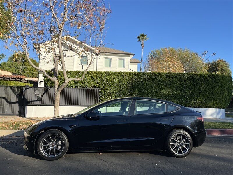 2022 Tesla Model 3 Long Range photo 4