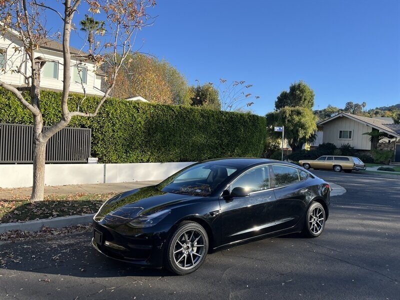 2022 Tesla Model 3 Long Range photo 1