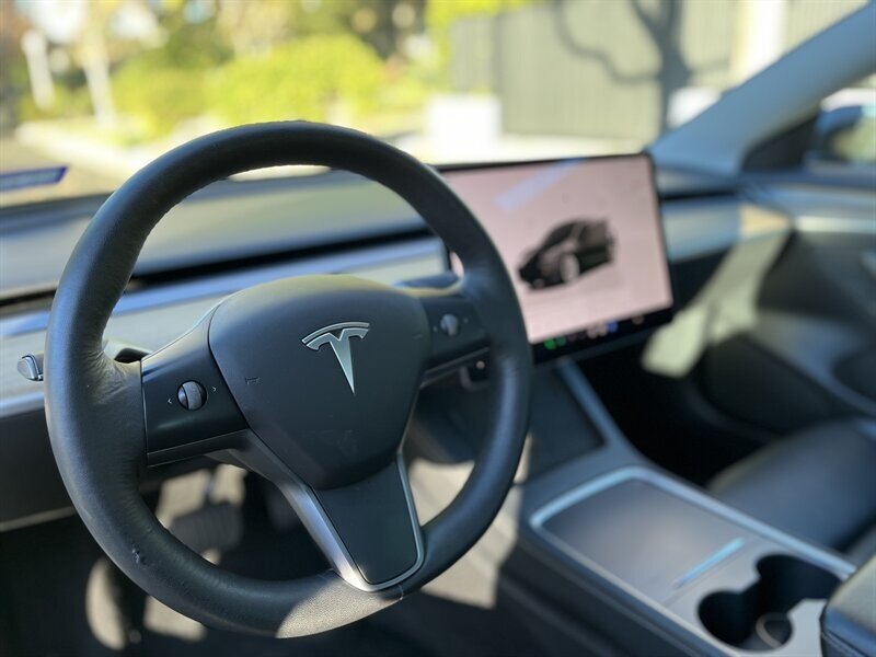 2022 Tesla Model 3 Long Range photo 17