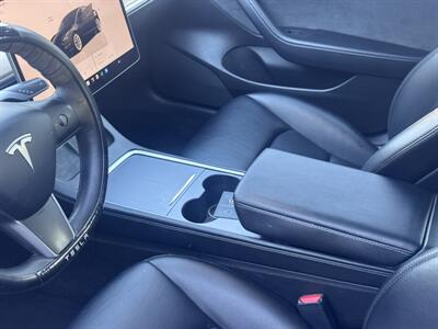2022 Tesla Model 3   - Photo 13 - Studio City, CA 91604