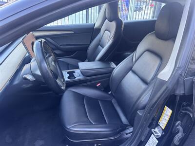 2022 Tesla Model 3   - Photo 14 - Studio City, CA 91604