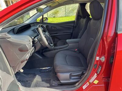 2022 Toyota Prius LE   - Photo 15 - Studio City, CA 91604