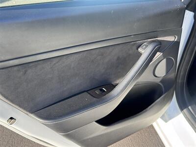 2022 Tesla Model 3   - Photo 25 - Studio City, CA 91604
