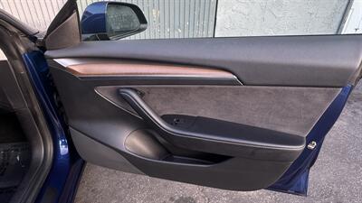 2022 Tesla Model 3 Long Range - Photo 22 - Studio City, CA 91604