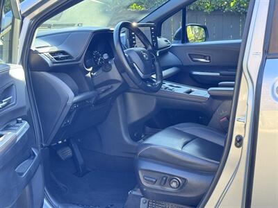 2021 Toyota Sienna XSE 7-Passenger   - Photo 25 - Studio City, CA 91604