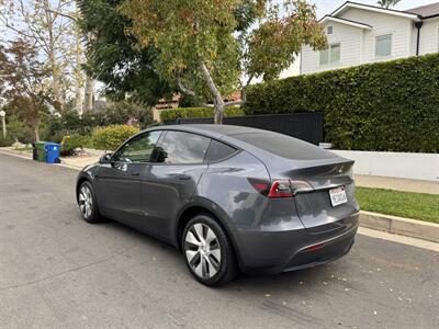 2023 Tesla Model Y Long Range   - Photo 19 - Studio City, CA 91604