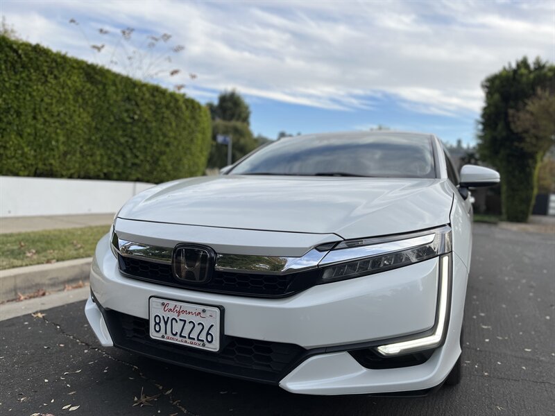 2020 Honda Clarity Touring photo 6