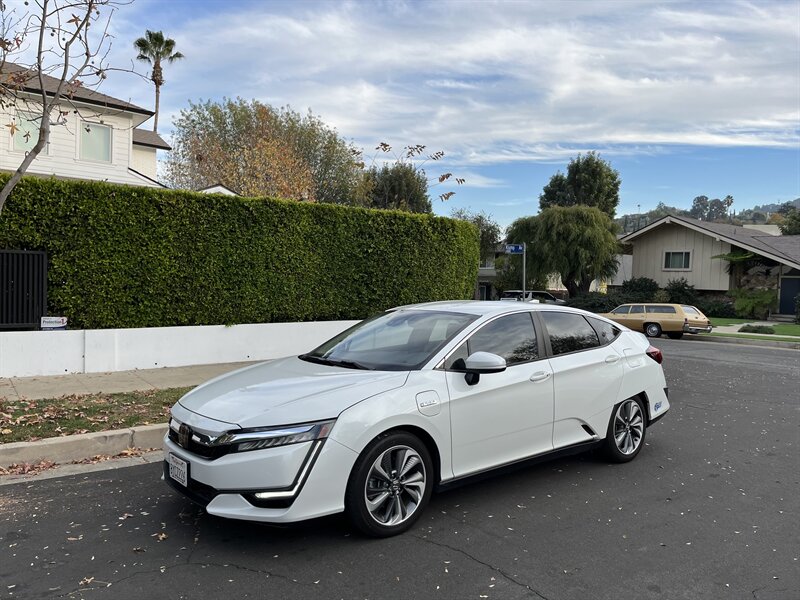 2020 Honda Clarity Touring photo 1