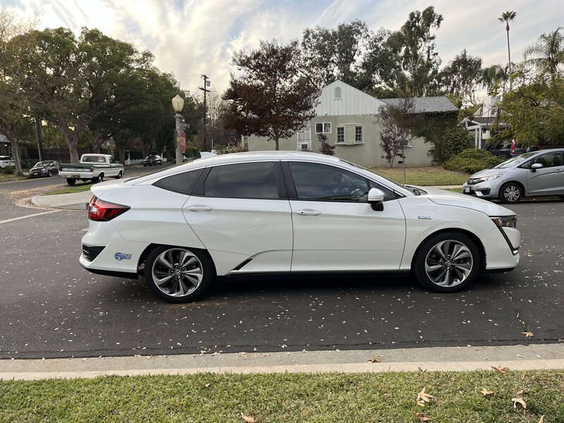 2020 Honda Clarity Touring photo 20