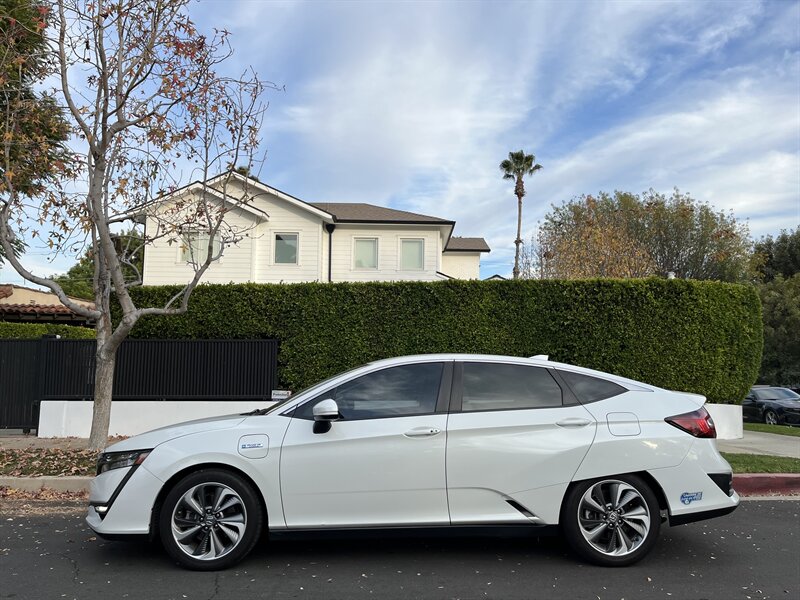 2020 Honda Clarity Touring photo 8